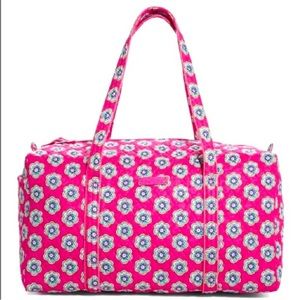Vera Bradley Duffle Bag. L/XL. Pink Retired Print💕